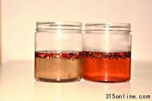北京惊现染色花椒 泡水后将清水染红(图)